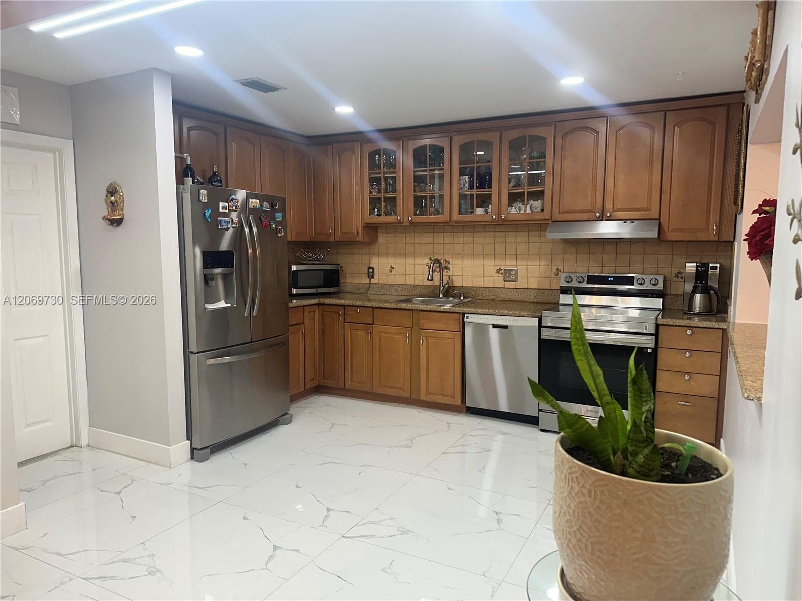 1051 SW 99th Ave, Pembroke Pines, FL 33025 photo 12