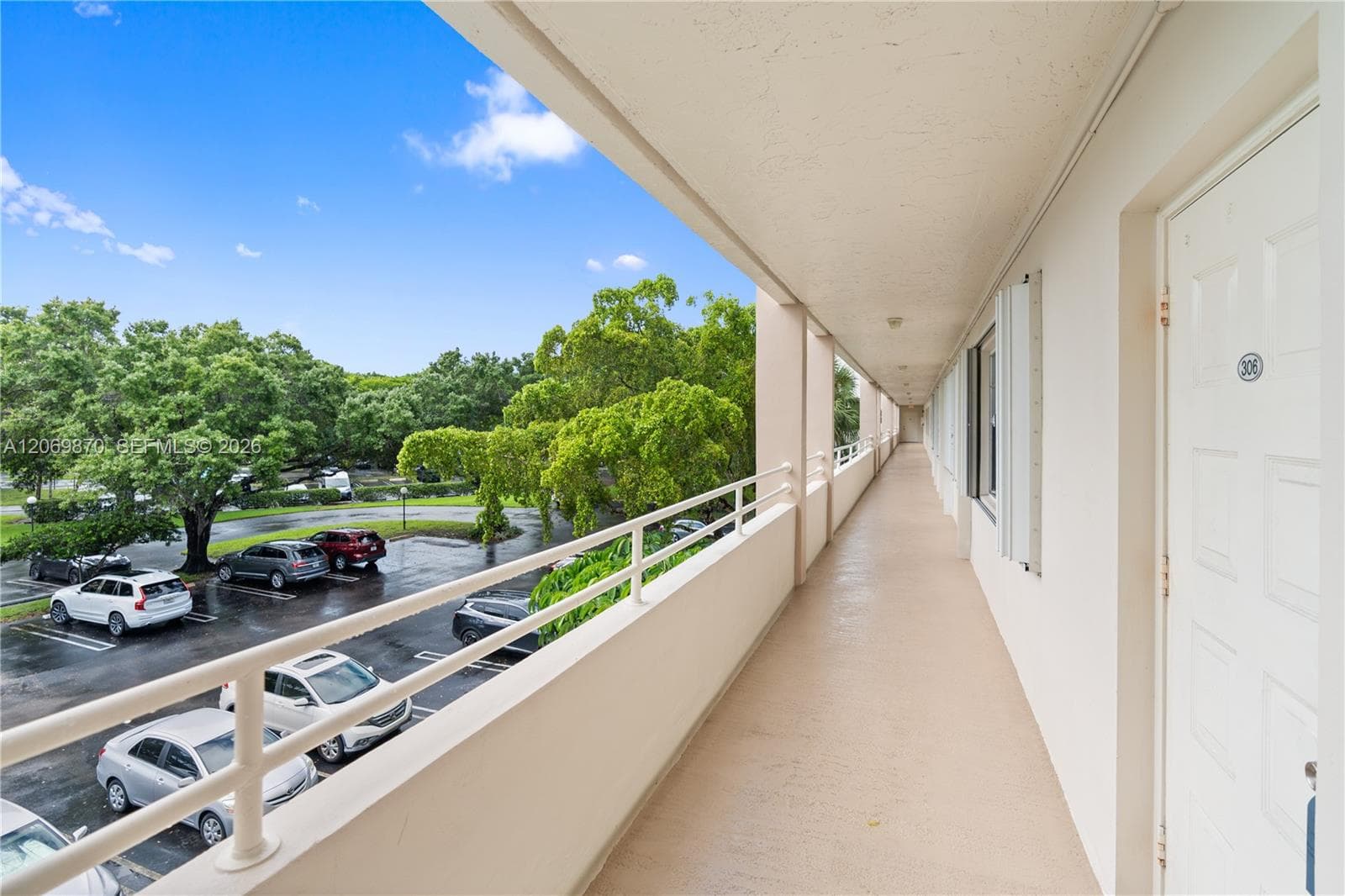 3970 Oaks Clubhouse Dr # 306, Pompano Beach, FL 33069 photo 2