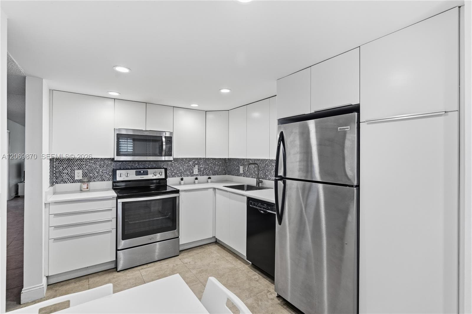 3970 Oaks Clubhouse Dr # 306, Pompano Beach, FL 33069 photo 4
