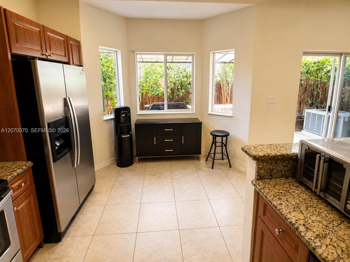 Listing photo 6