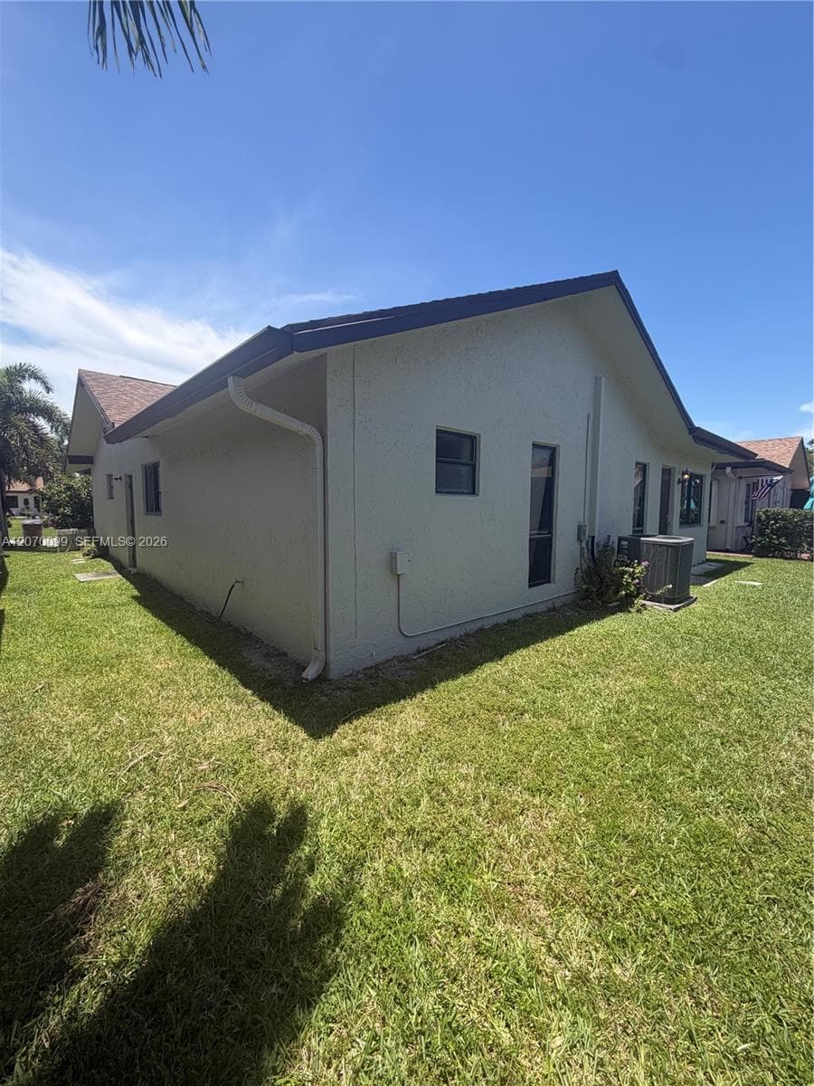 1534 SW 22nd Way, Deerfield Beach, FL 33442 photo 12