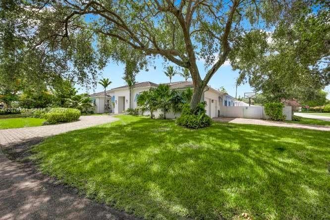 7840 SW 133rd Ter, Pinecrest, FL 33156 photo 9