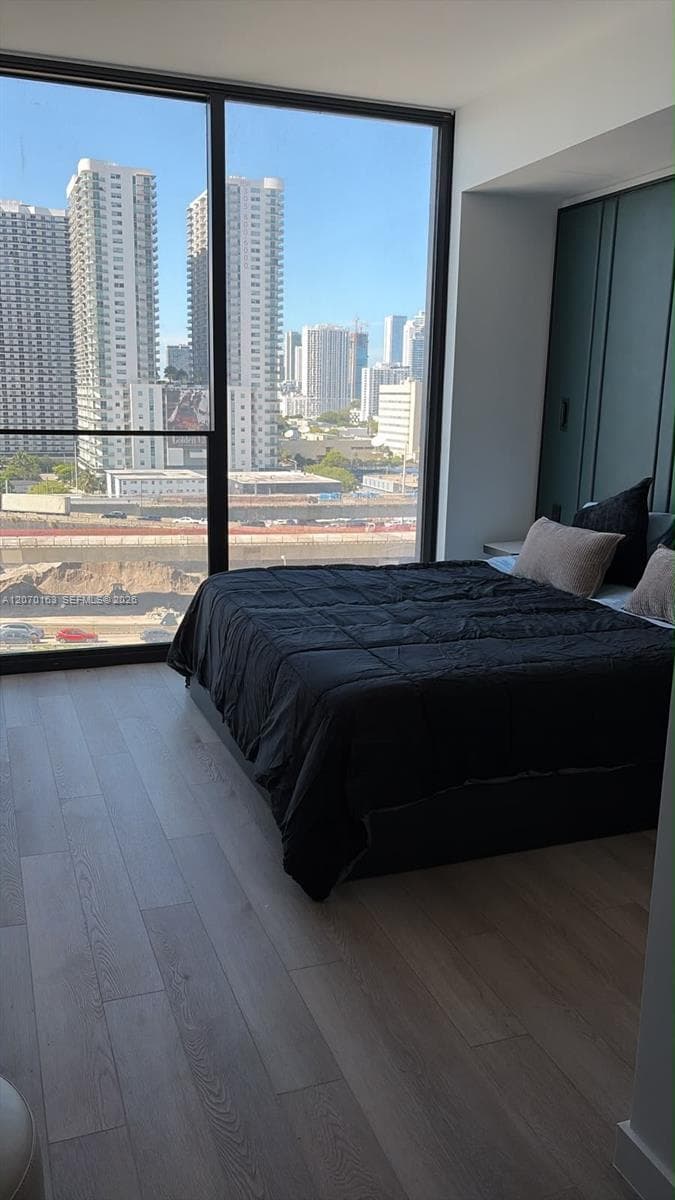 20 NE 11 st # 1204, Miami, FL 33132 photo 7