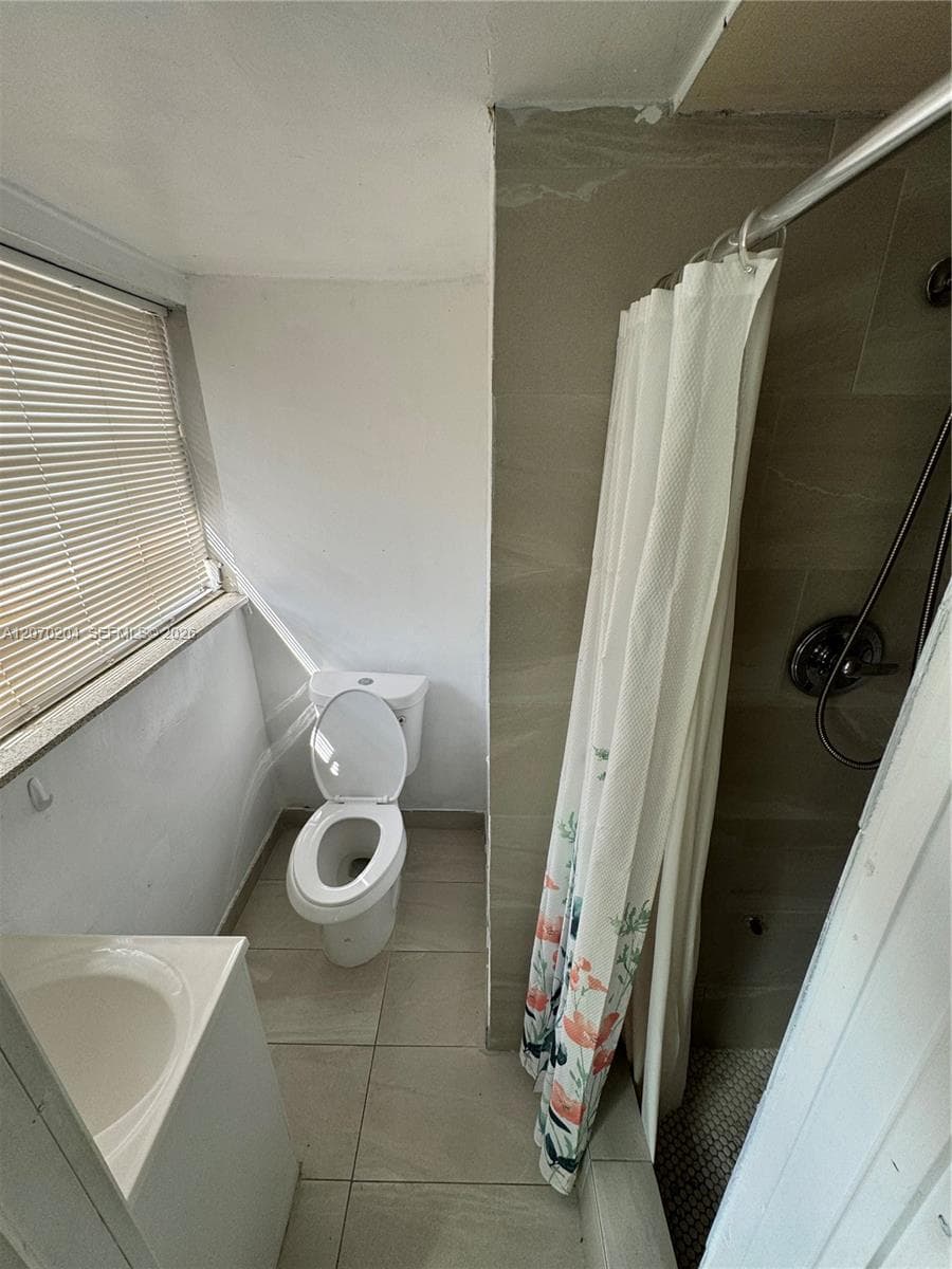 1018 N 17th Ct # 2B, Hollywood, FL 33020 photo 10