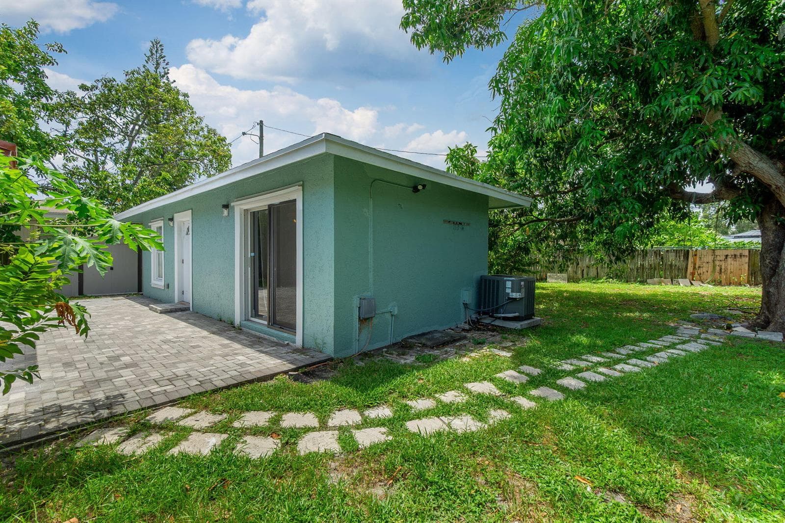 2831 N SEACREST Boulevard # B, Boynton Beach, FL 33435 photo 9