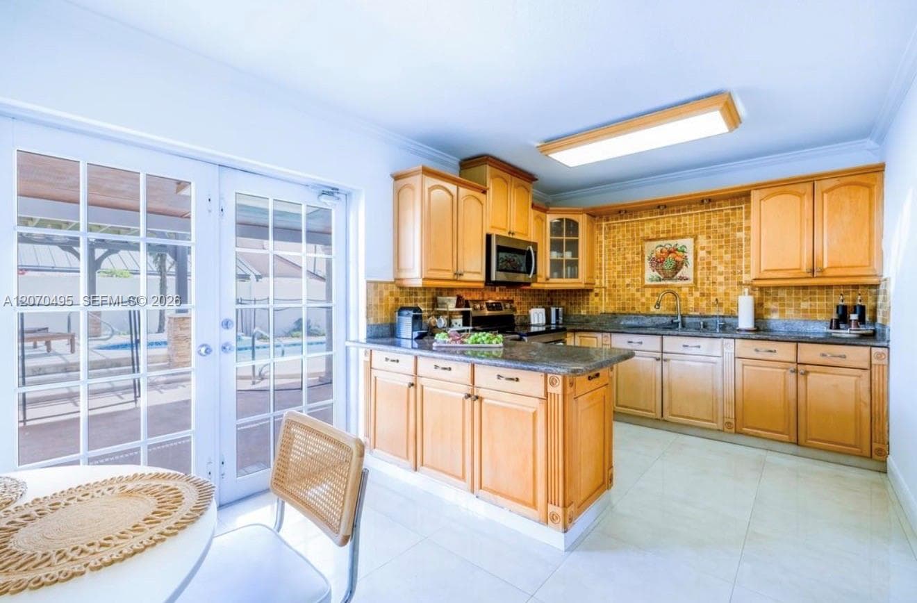 12440 SW 207th Ter, Miami, FL 33177 photo 12