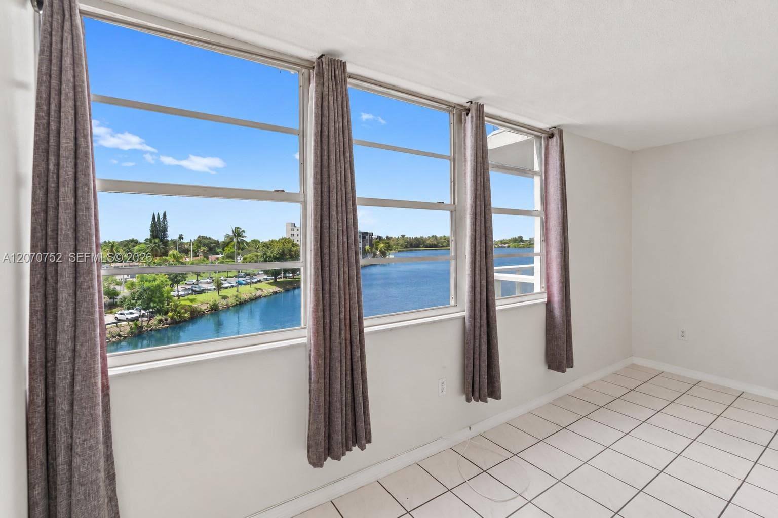 1301 NE Miami Gardens Dr # 505W, Miami, FL 33179 photo 3