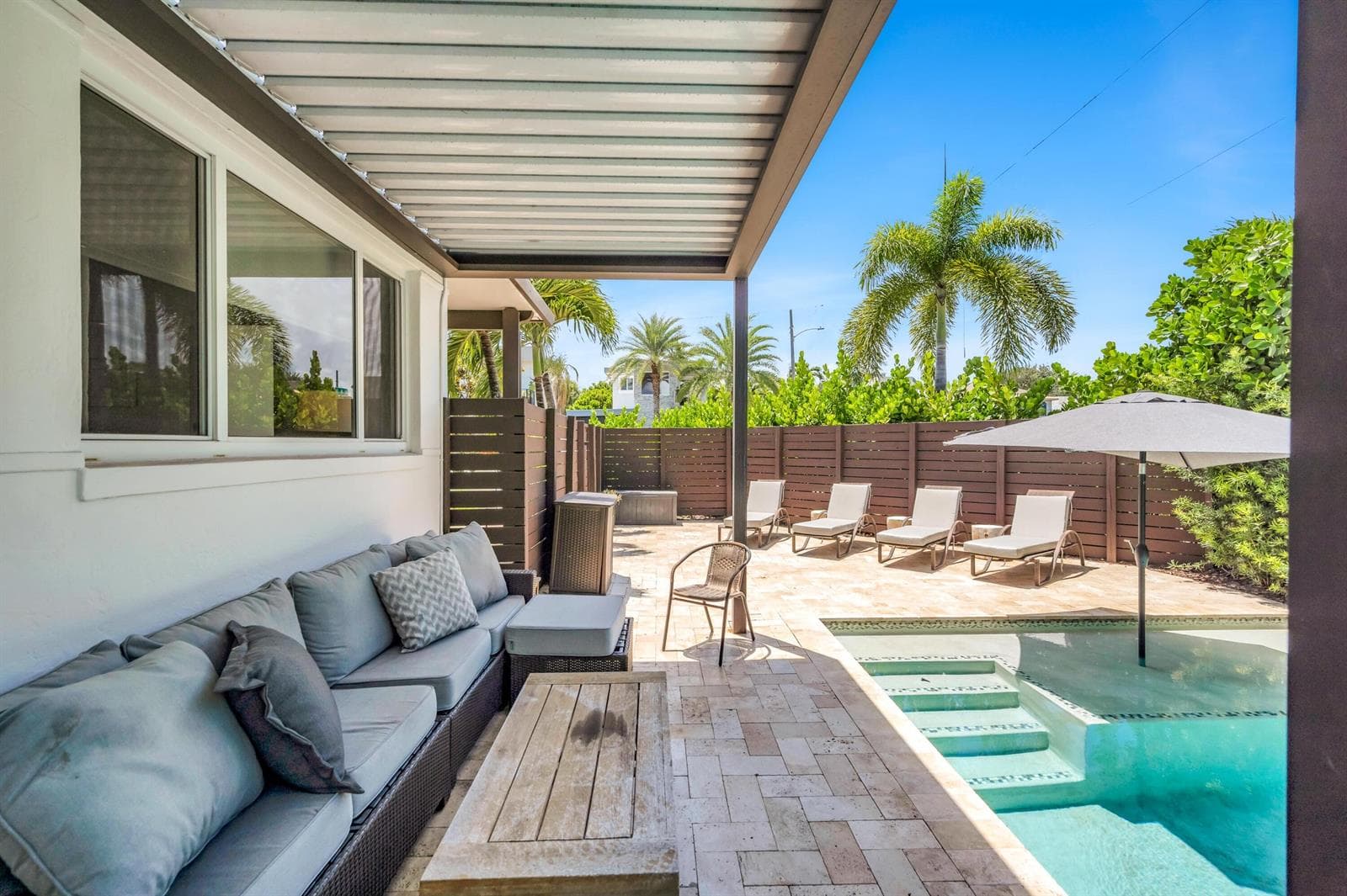 748 NE 17th Way, Fort Lauderdale, FL 33304 photo 5