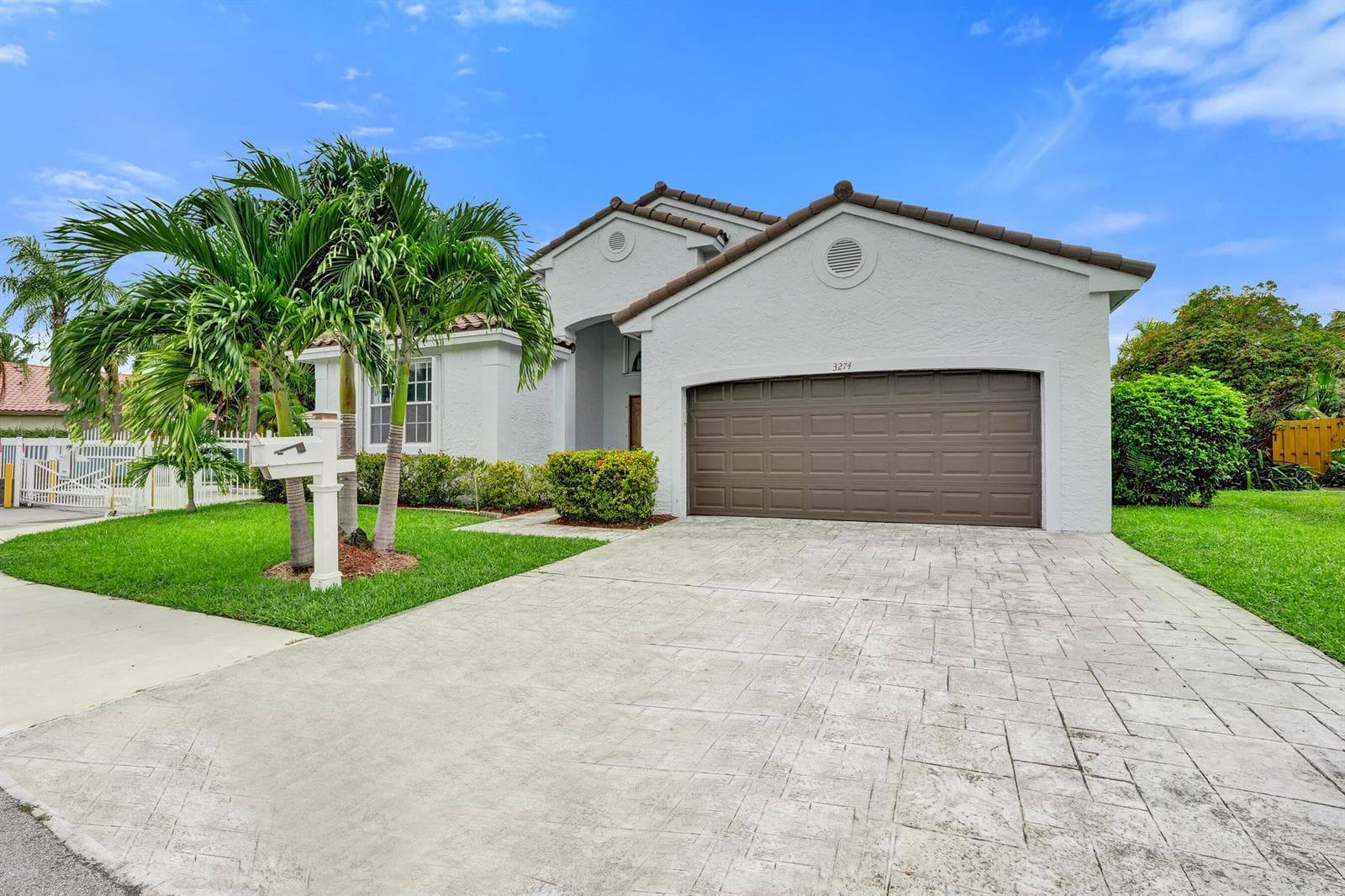 3274 NW 22ND Avenue, Oakland Park, FL 33309 photo 3