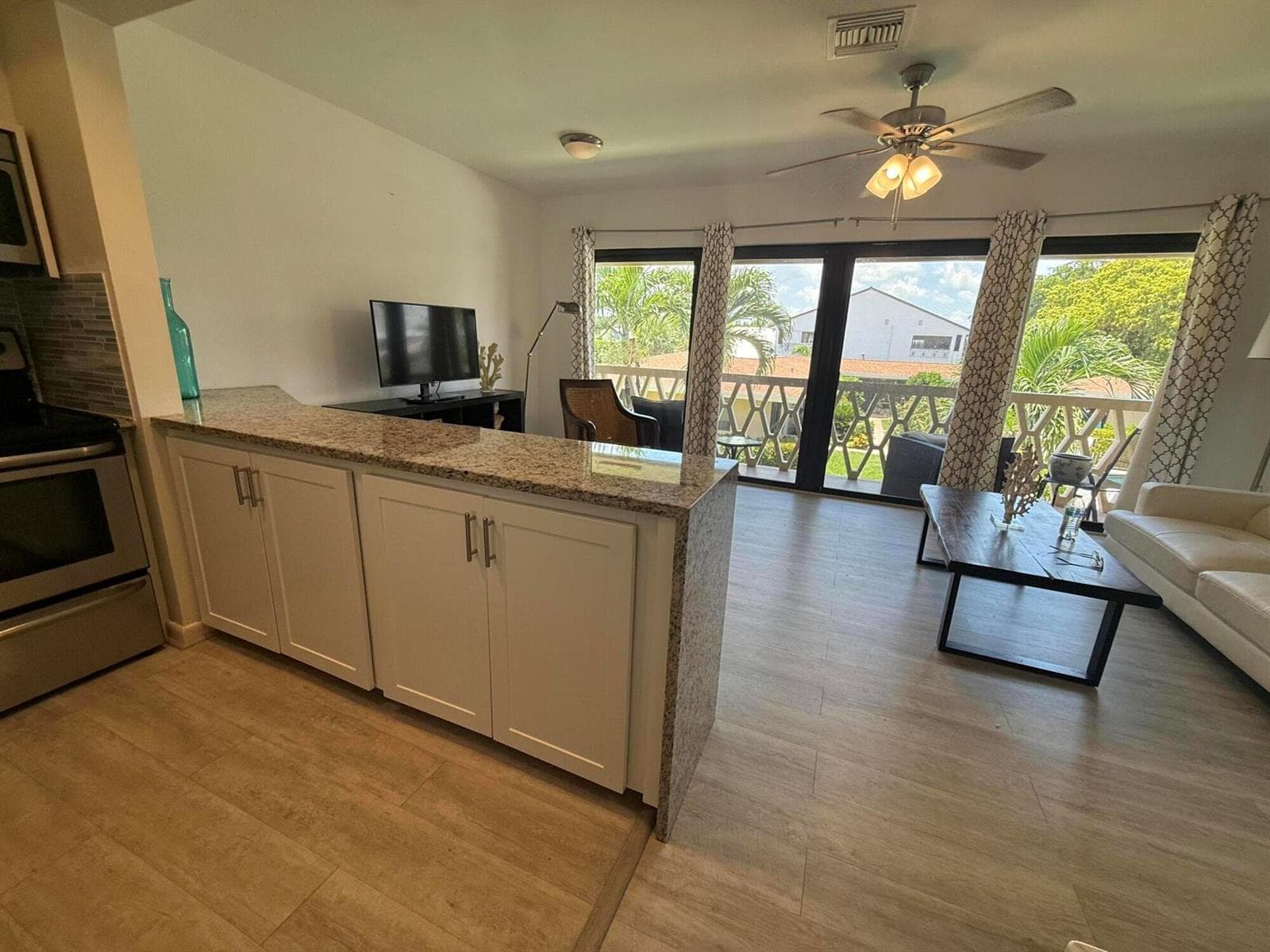 3208 SE 11TH Street # 202, Pompano Beach, FL 33062 photo 2