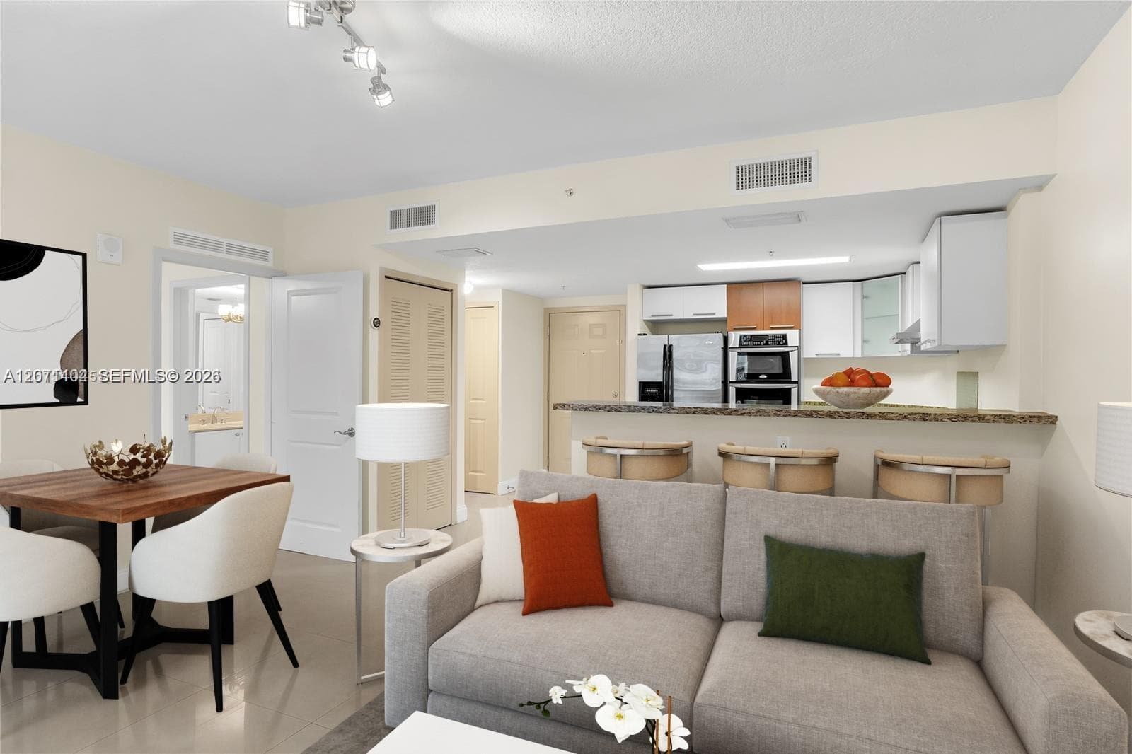 170 SE 14th St # 1506, Miami, FL 33131 photo 6