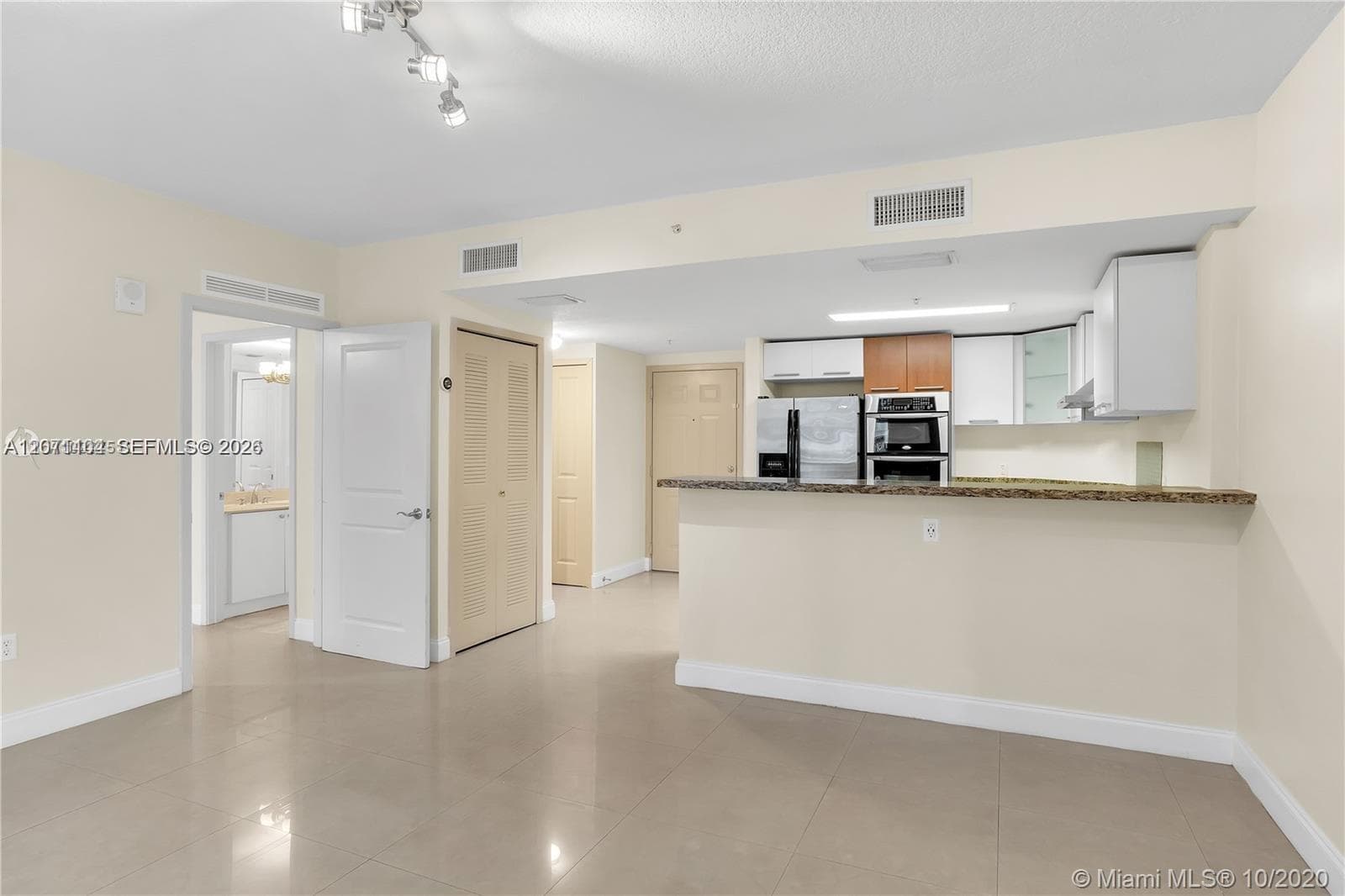 170 SE 14th St # 1506, Miami, FL 33131 photo 7