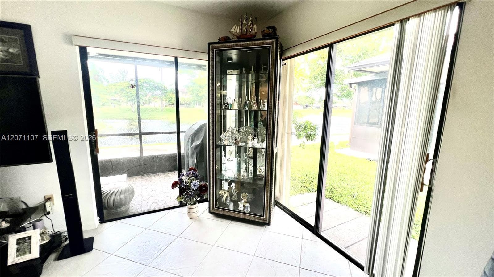 5437 Mendoza St, West Palm Beach, FL 33415 photo 6