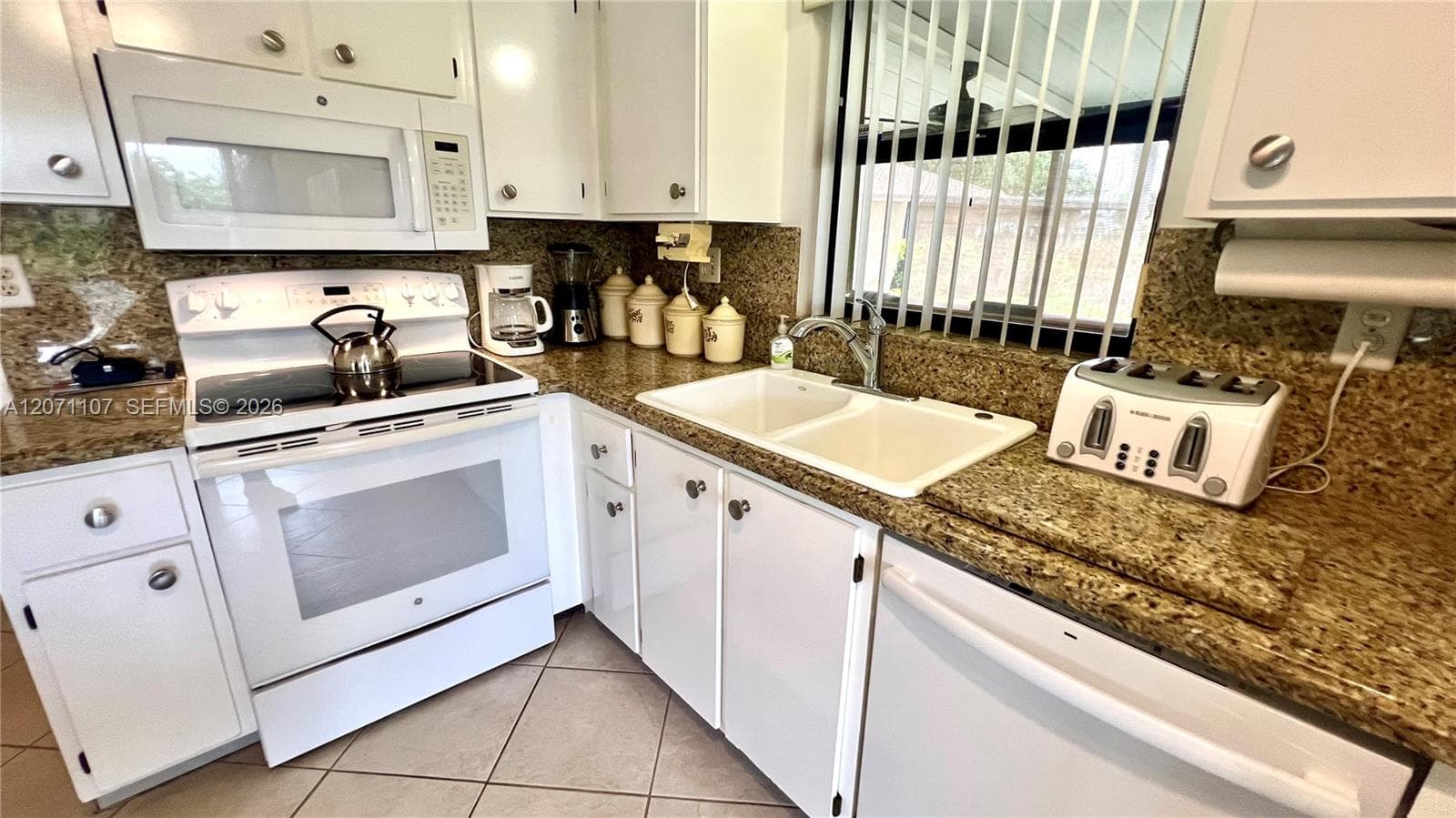 5437 Mendoza St, West Palm Beach, FL 33415 photo 9