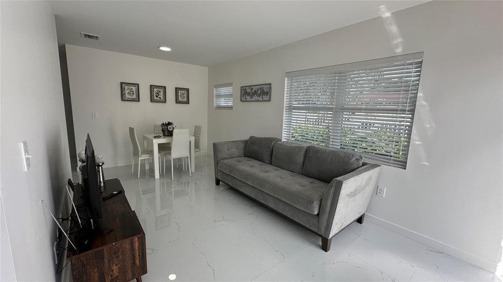 1101 NW 26TH Street, Miami, FL 33127 photo 7