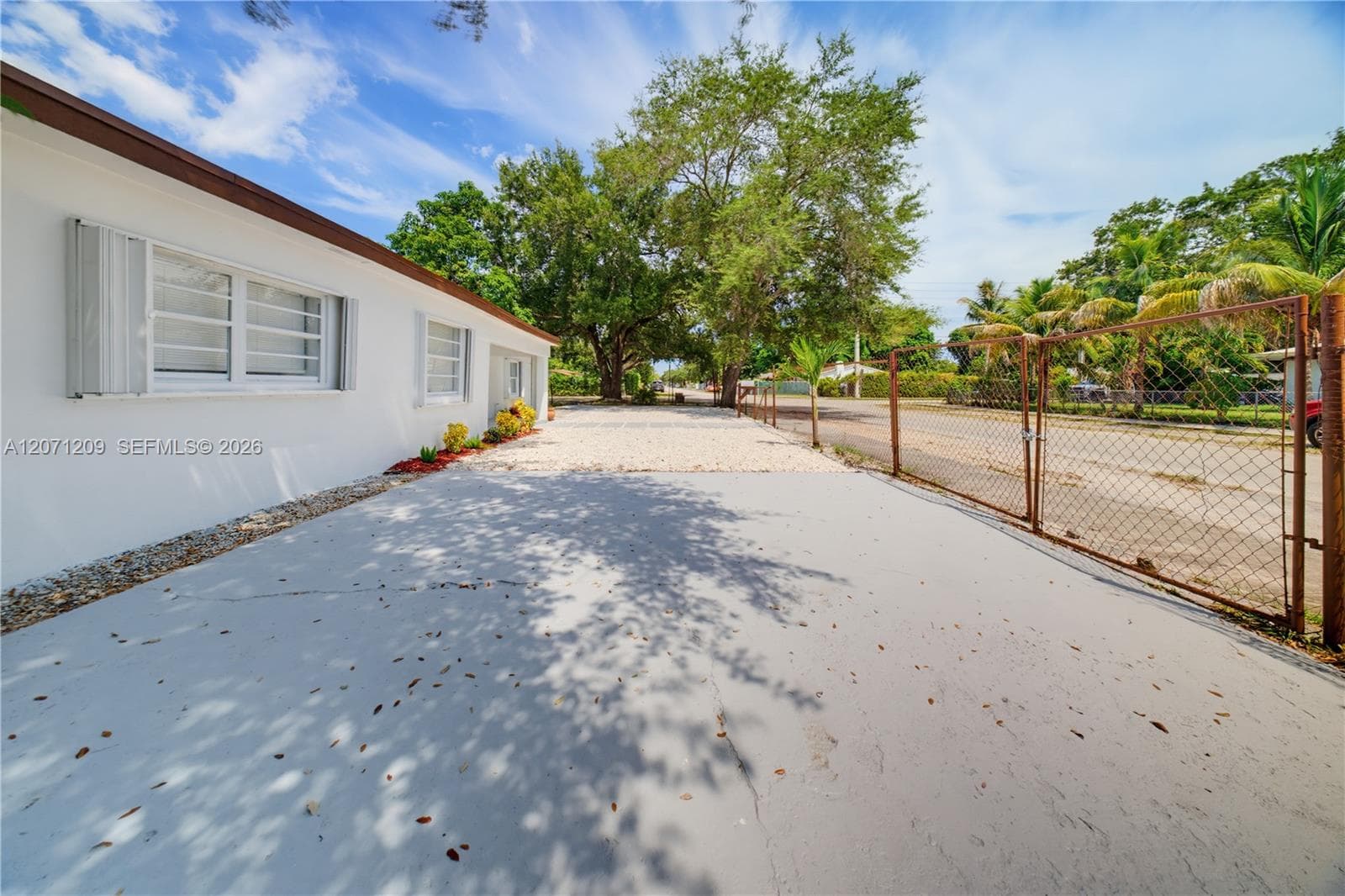 2101 NW 93rd Ter, Miami, FL 33147 photo 2