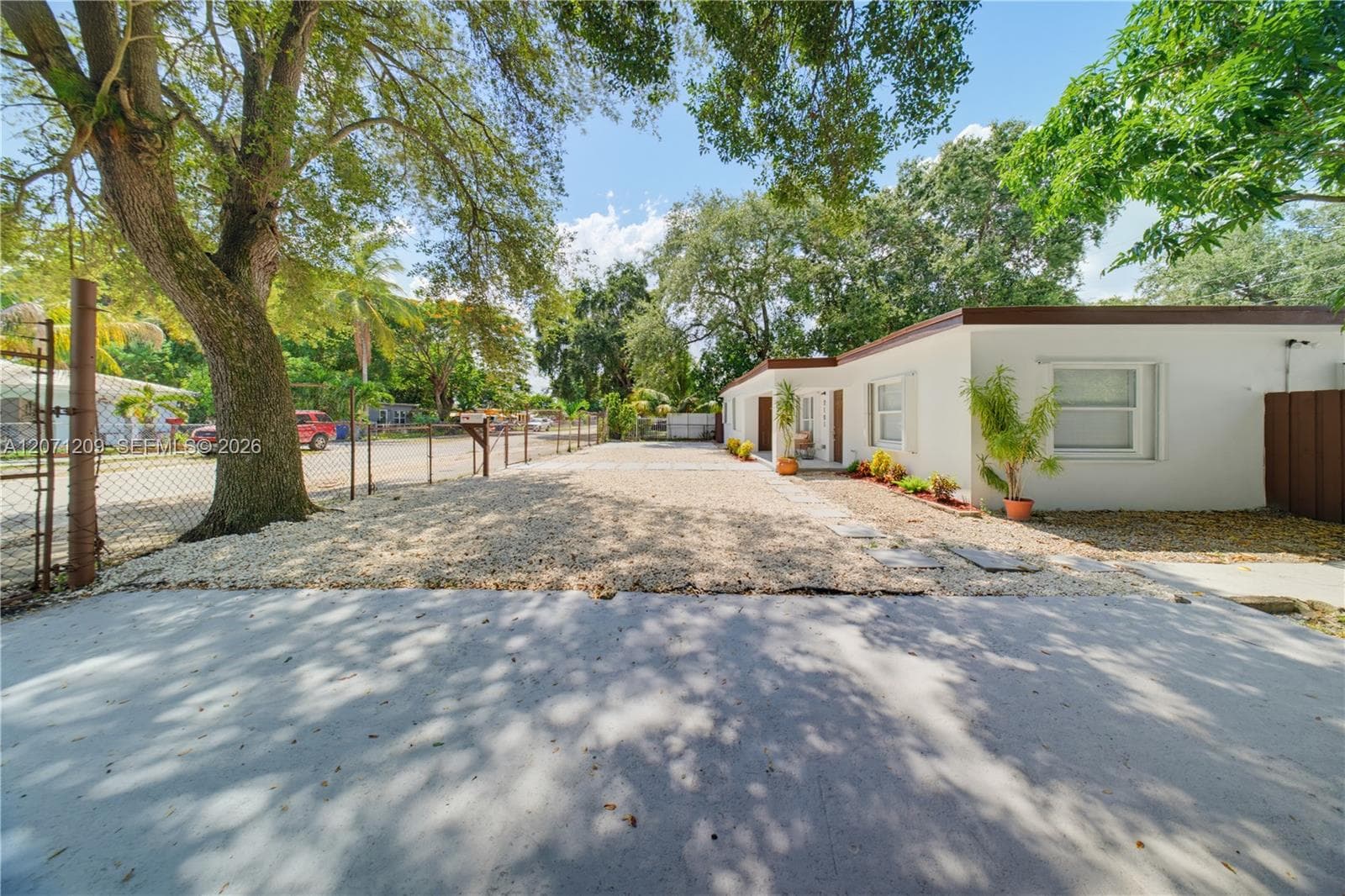 2101 NW 93rd Ter, Miami, FL 33147 photo 4