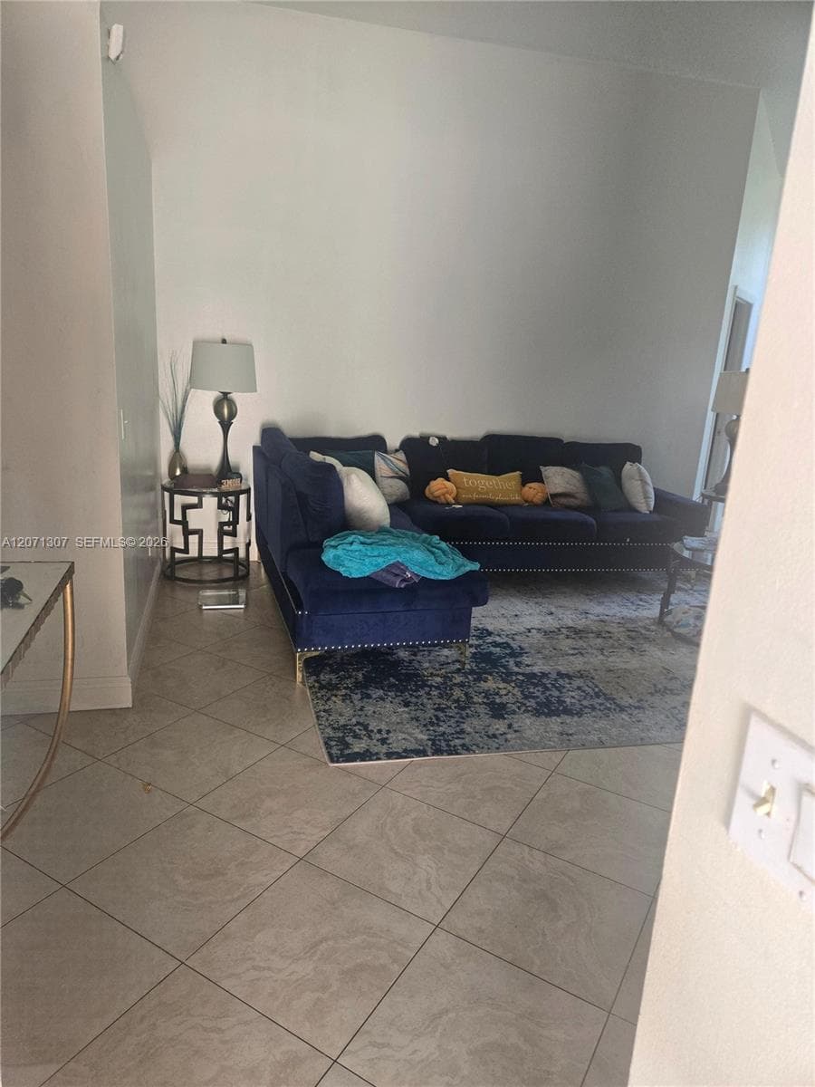 818 E Palm Run Dr, North Lauderdale, FL 33068 photo 12