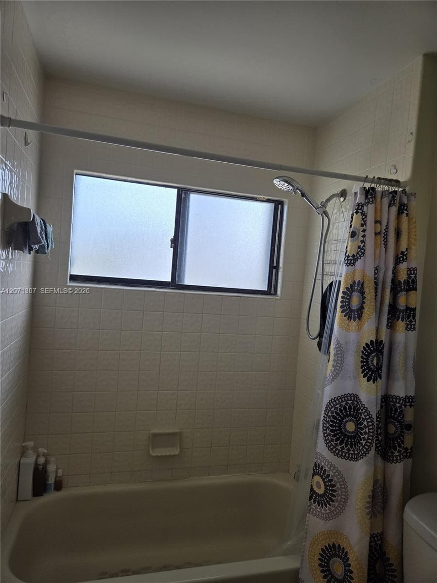818 E Palm Run Dr, North Lauderdale, FL 33068 photo 7