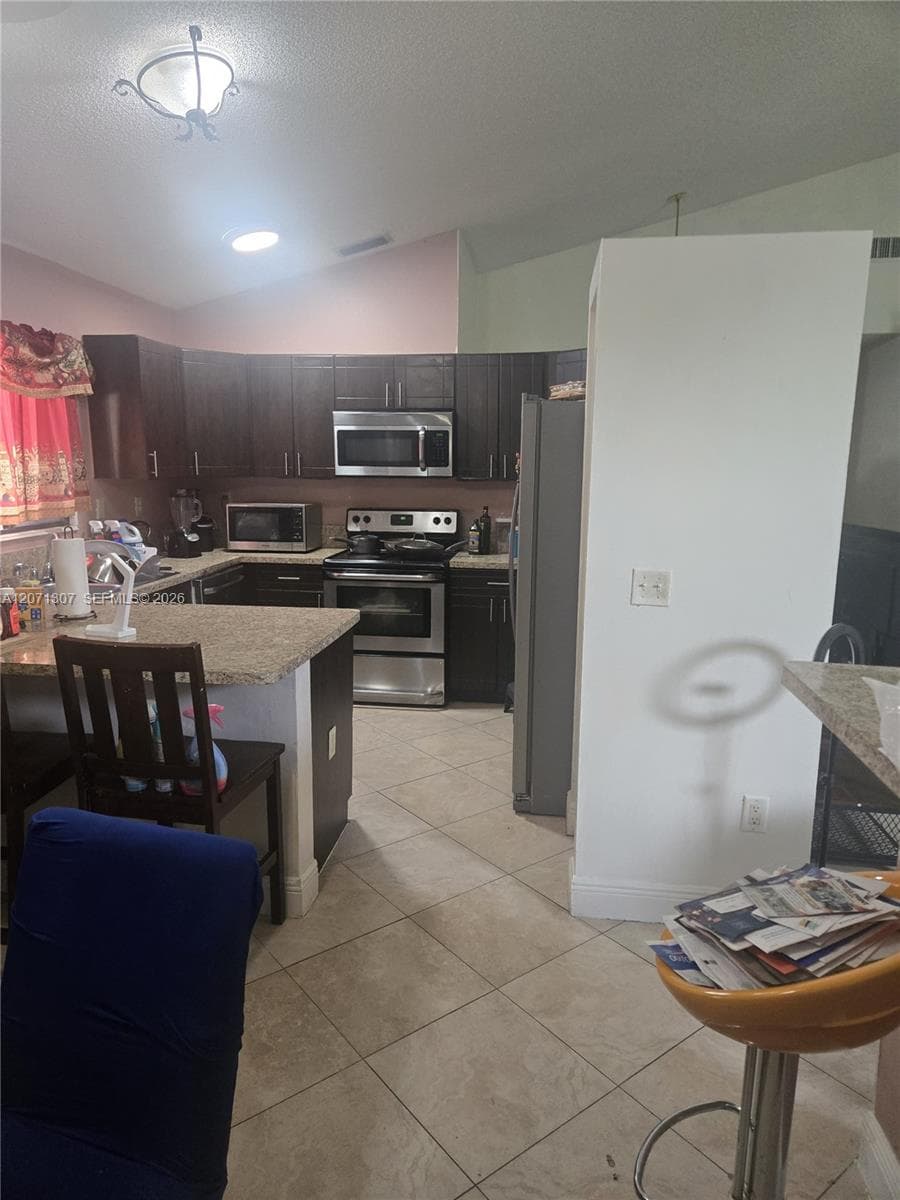 818 E Palm Run Dr, North Lauderdale, FL 33068 photo 10