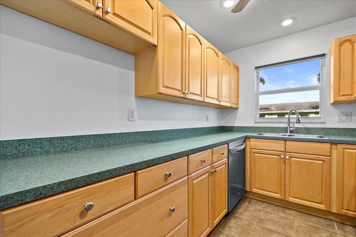 220 COUNTRY Lane # B, Boynton Beach, FL 33435 photo 11