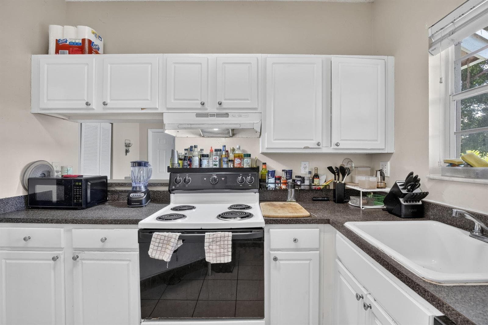 2361 NW 96TH Terrace # 18K, Pembroke Pines, FL 33024 photo 7