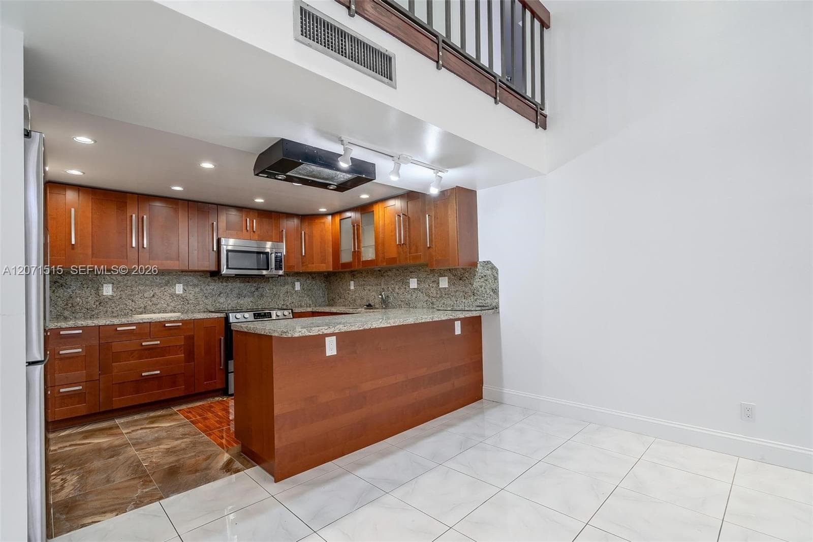 20347 W Country Club Dr # TH15, Aventura, FL 33180 photo 2