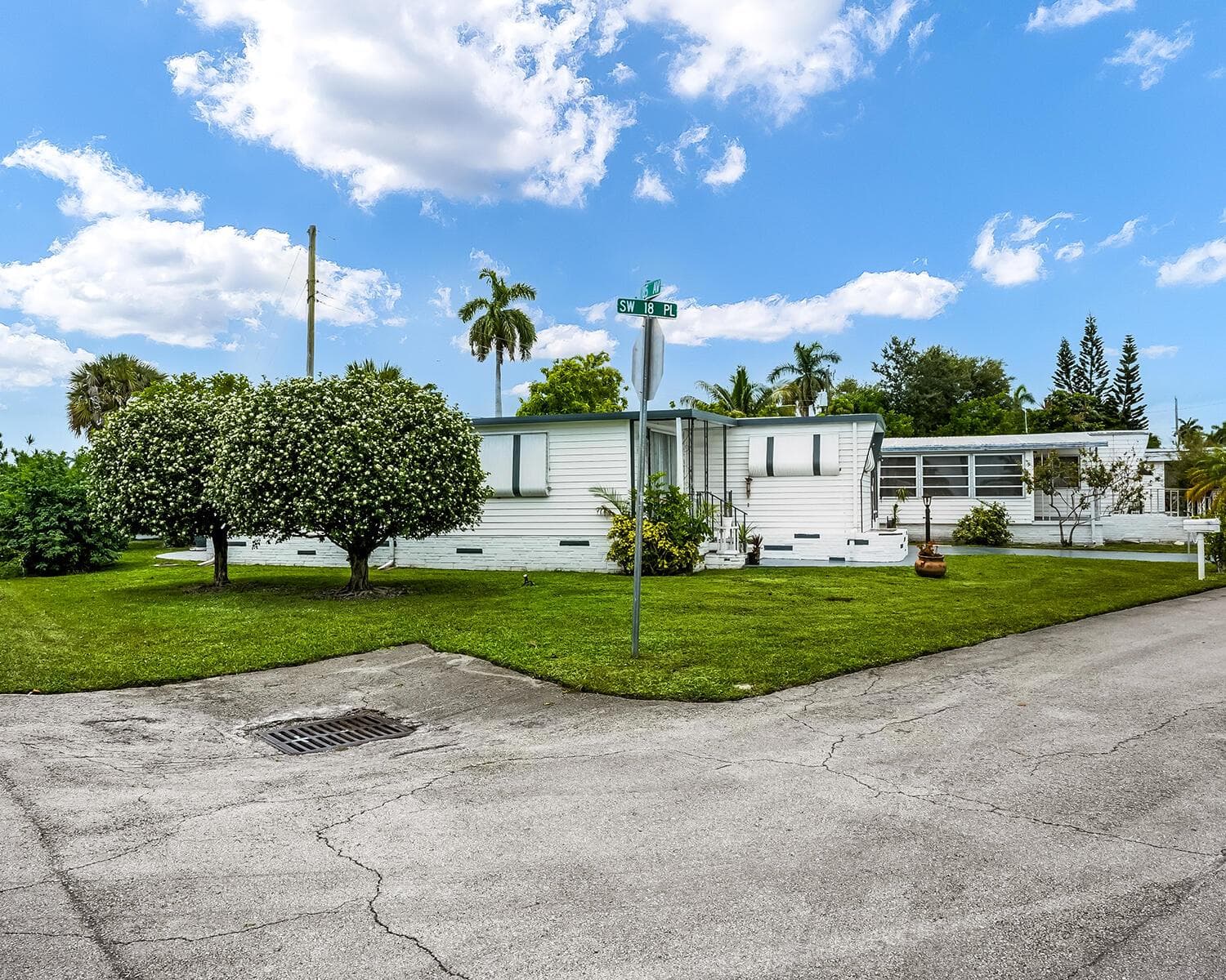 8500 SW 18th Place, Davie, FL 33324 photo 13
