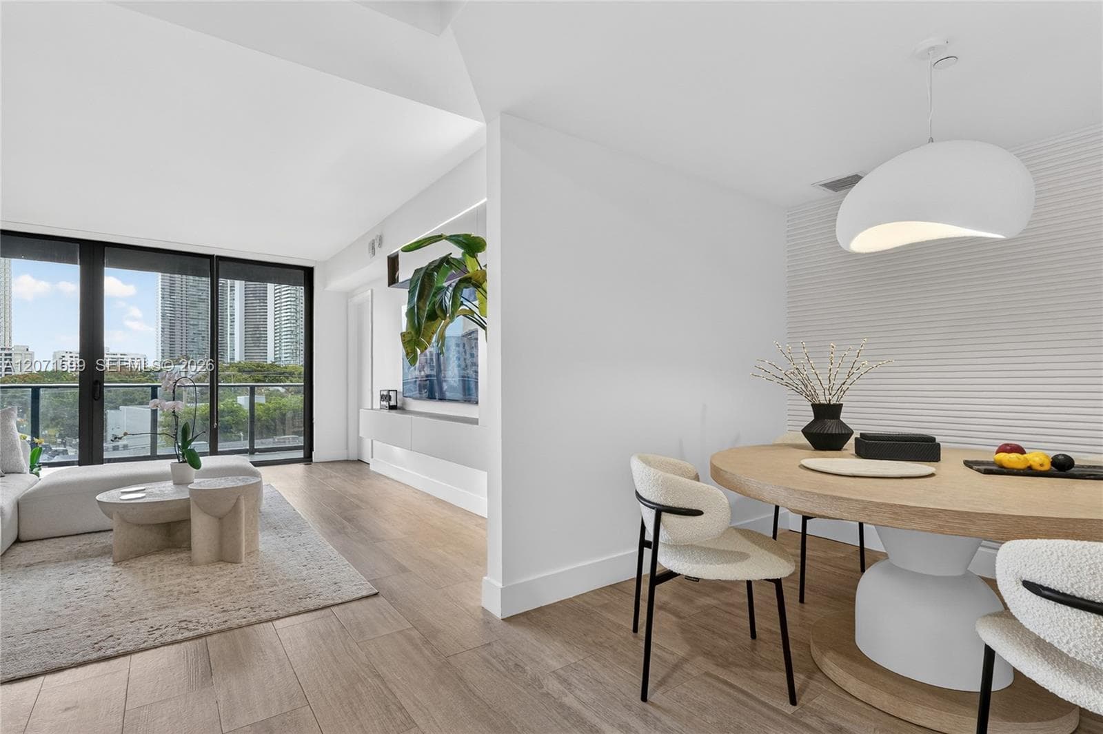 121 NE 34th St # L305, Miami, FL 33137 photo 8