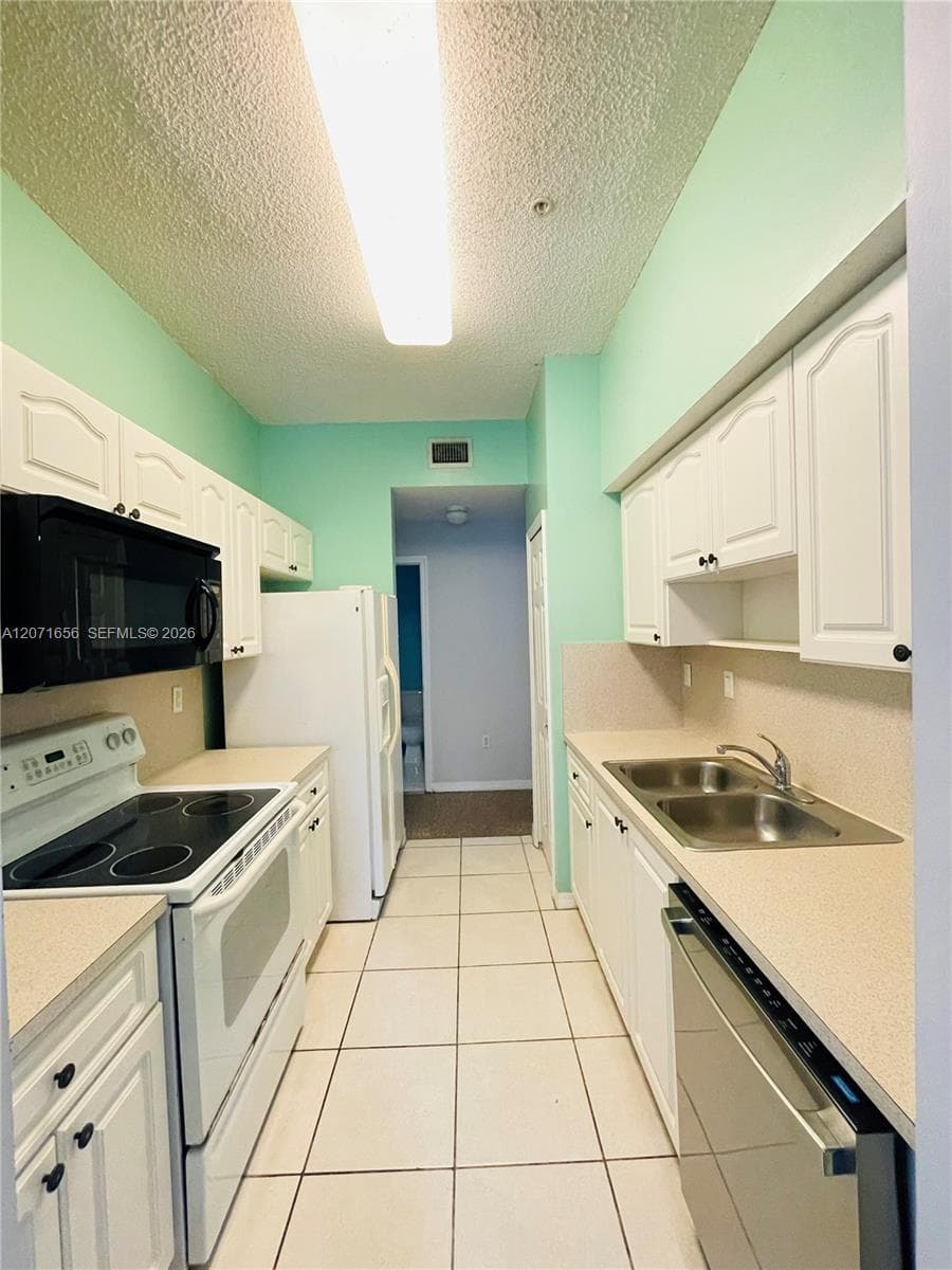 7085 Nova Dr # 318, Davie, FL 33317 photo 5