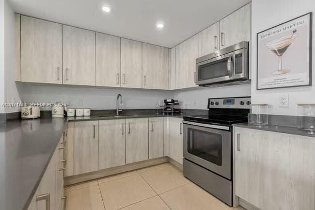 7525 E Treasure Dr # 410, North Bay Village, FL 33141 photo 7
