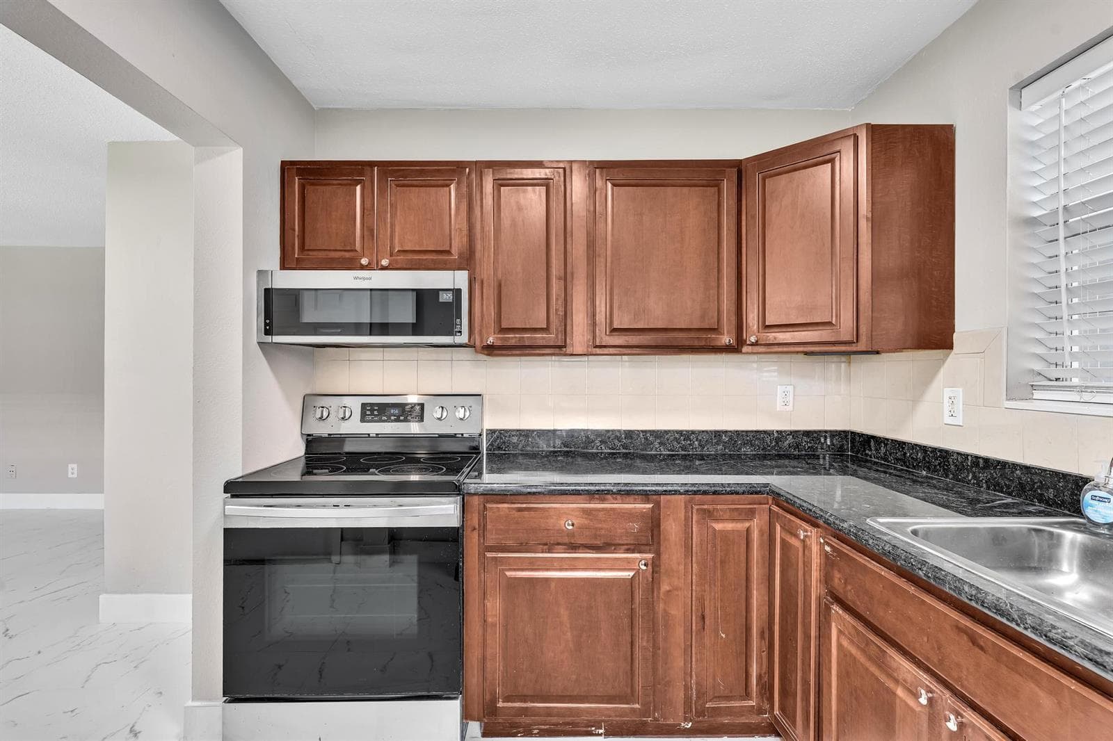 626 SW 14TH Avenue # 102, Fort Lauderdale, FL 33312 photo 2