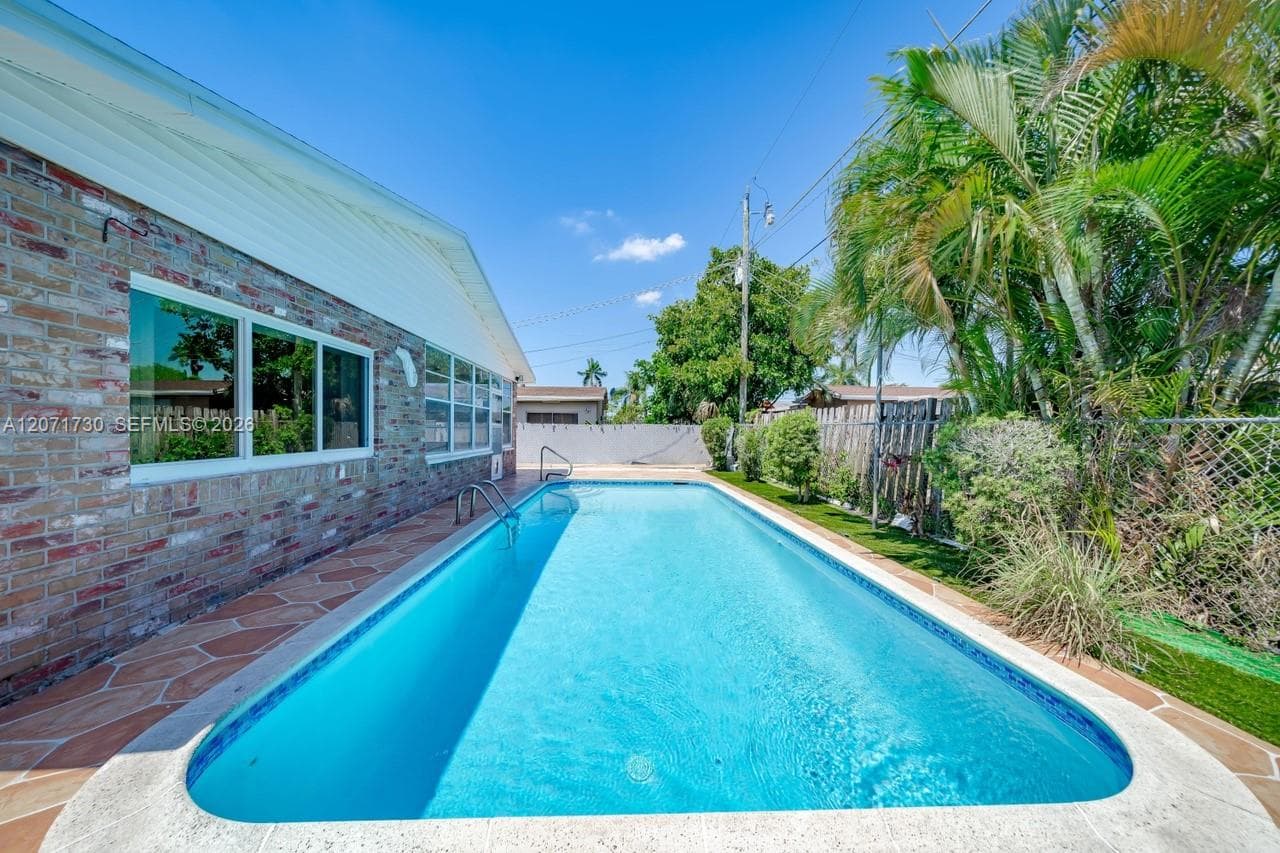 11461 NW 35th St, Sunrise, FL 33323 photo 6