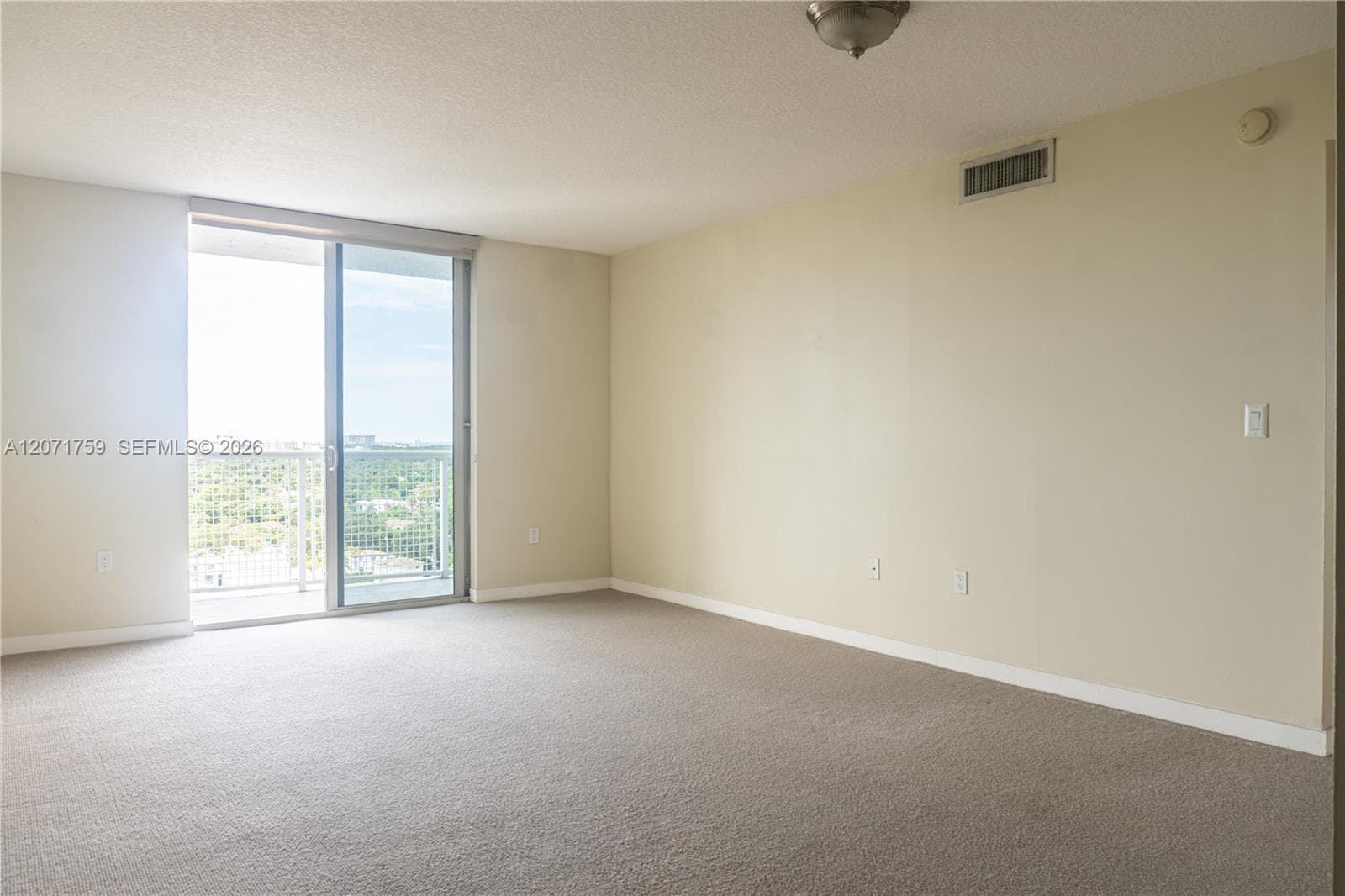900 SW 8th St # 1503, Miami, FL 33130 photo 2