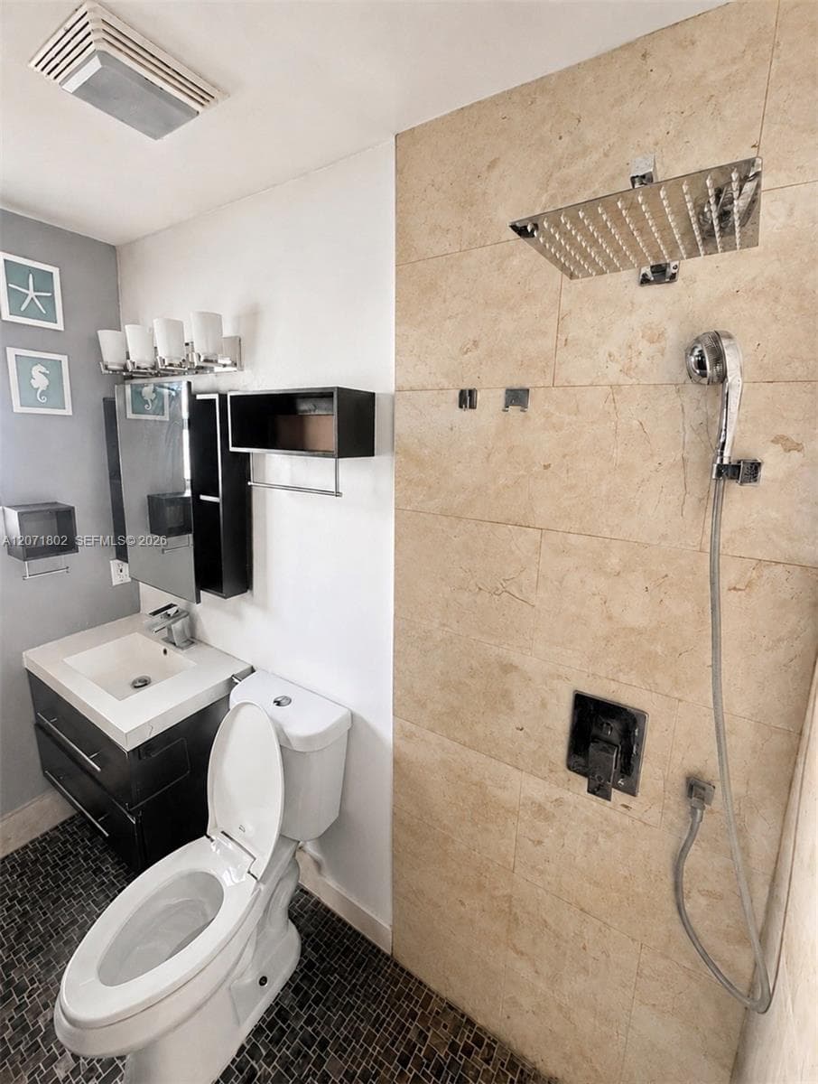 2561 W 60th Pl # 102-1, Hialeah, FL 33016 photo 12