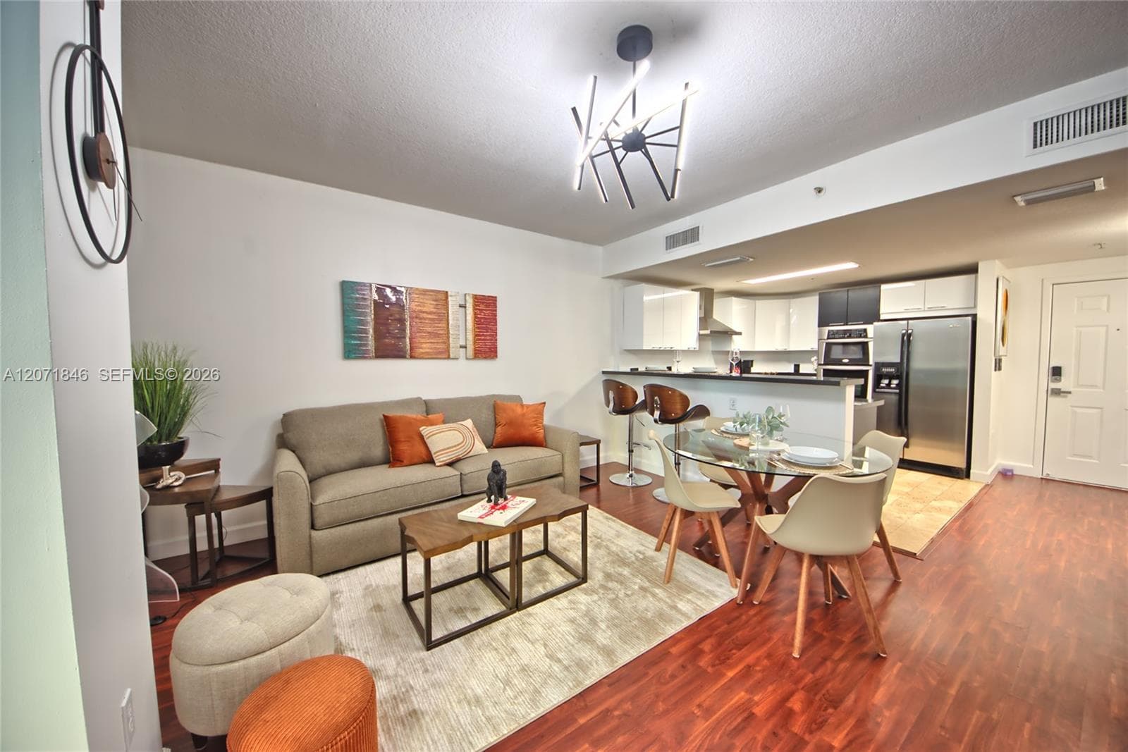 170 SE 14th St # 2303, Miami, FL 33131 photo 3