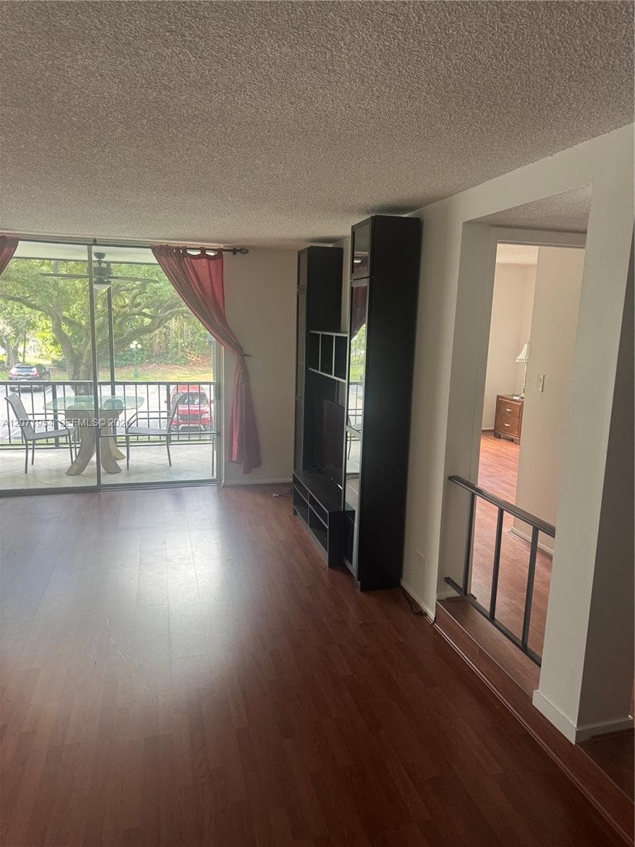 3740 Inverrary Dr # 2Q, Lauderhill, FL 33319 photo 2