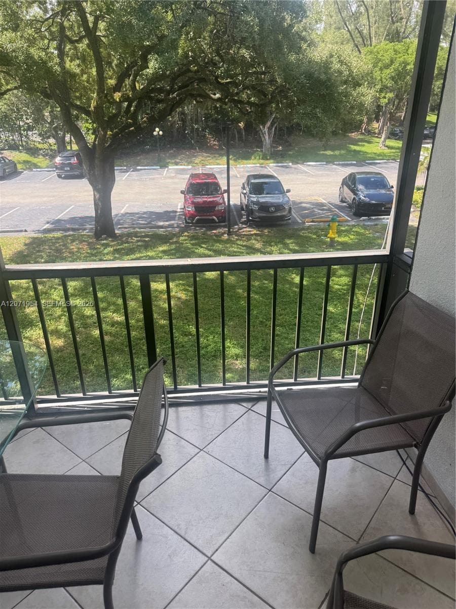 3740 Inverrary Dr # 2Q, Lauderhill, FL 33319 photo 3