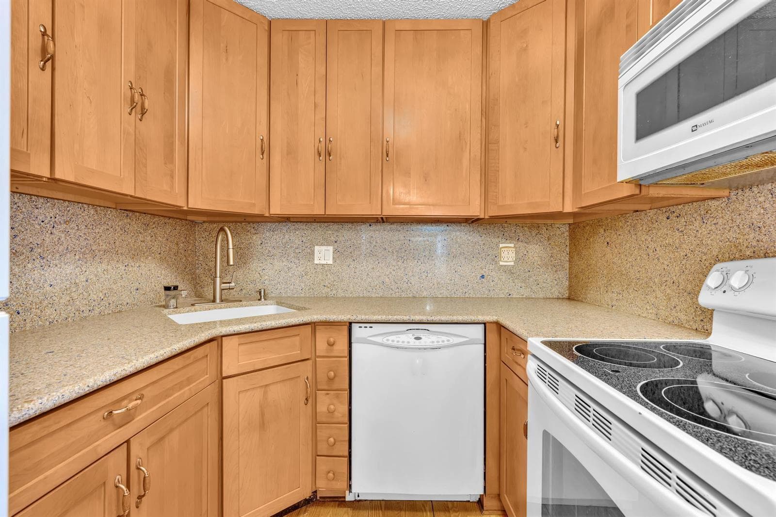 10701 W CLAIRMONT Circle # 109, Tamarac, FL 33321 photo 7