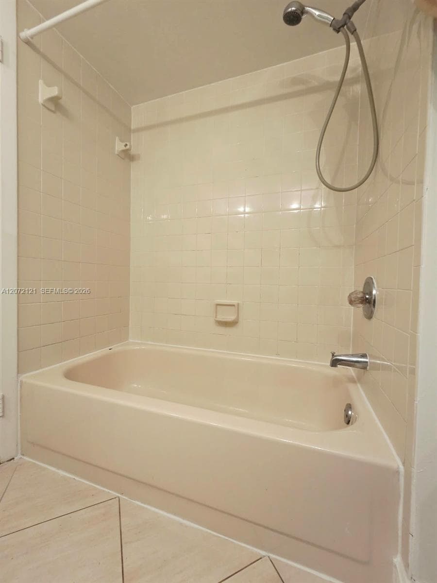 18200 Mediterranean Blvd # 2201, Hialeah, FL 33015 photo 9