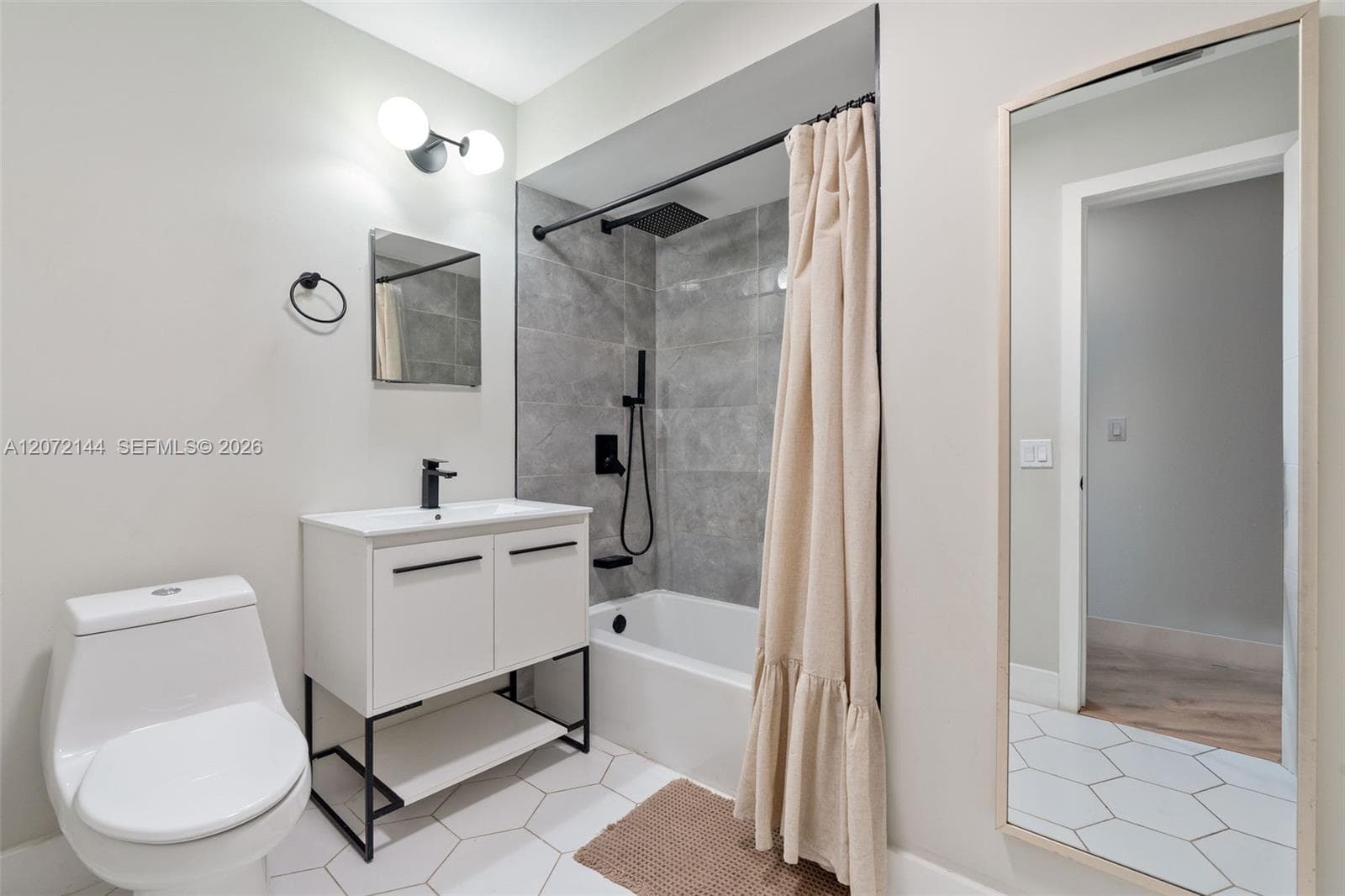 10650 NE 11th Ct, Miami Shores, FL 33138 photo 12