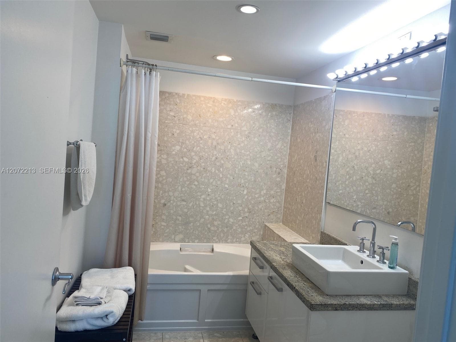 185 SW 7th St # 1607, Miami, FL 33130 photo 6