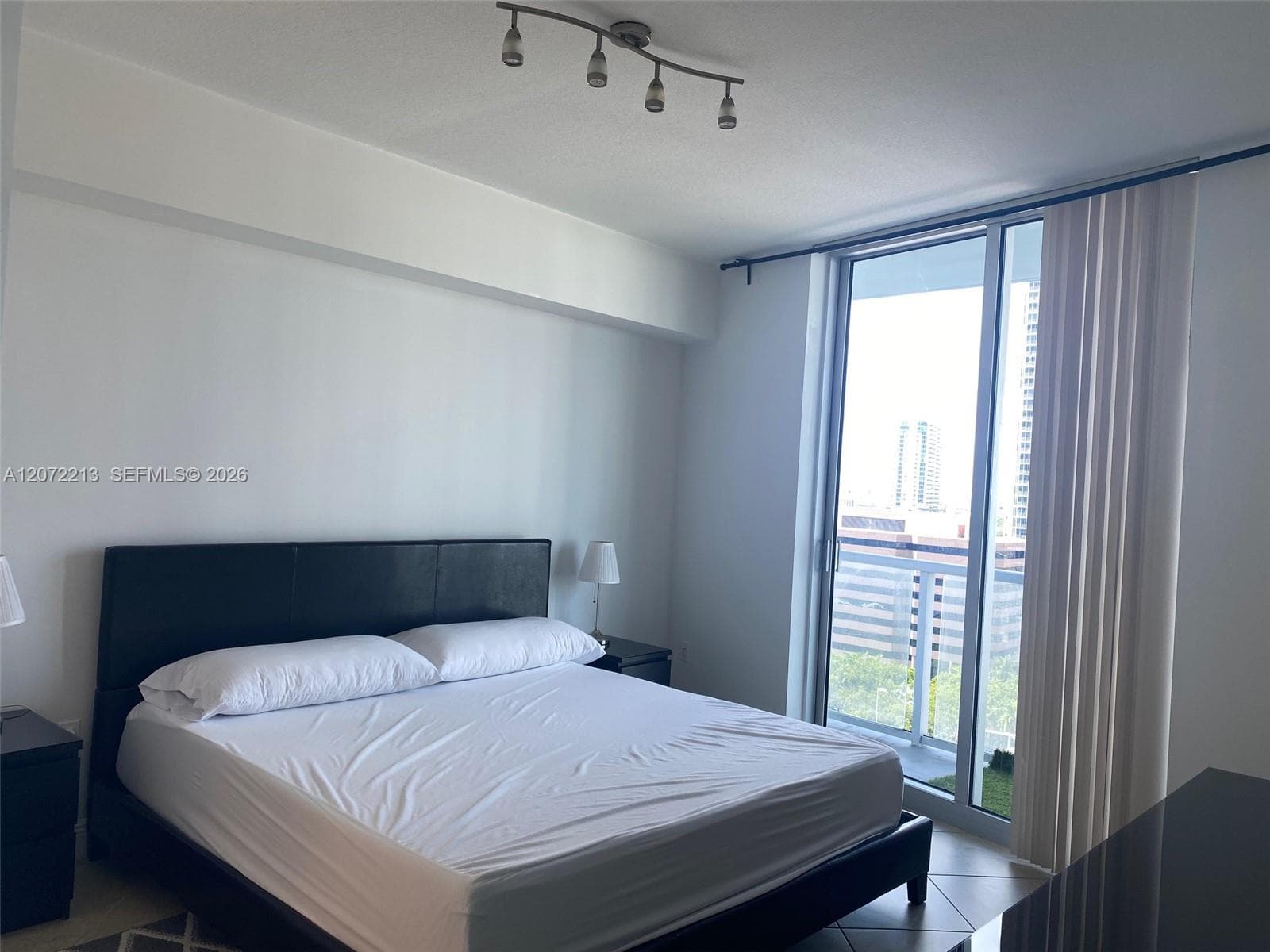 185 SW 7th St # 1607, Miami, FL 33130 photo 5