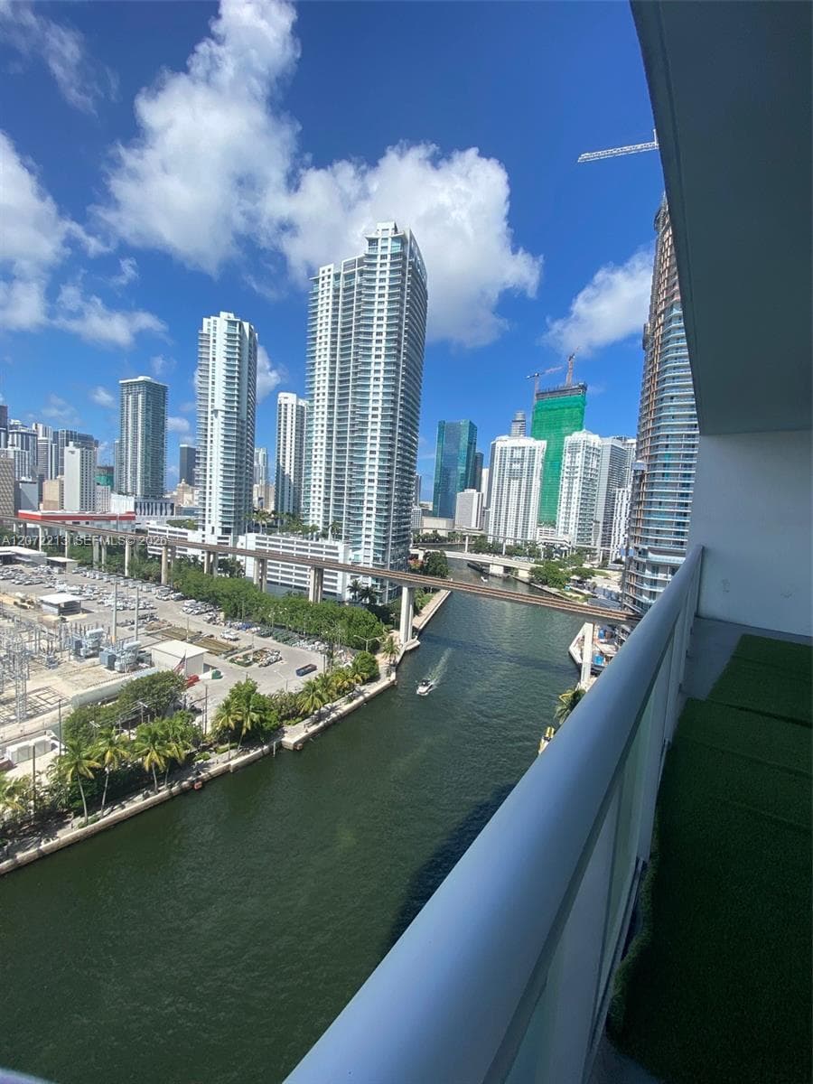 185 SW 7th St # 1607, Miami, FL 33130 photo 10