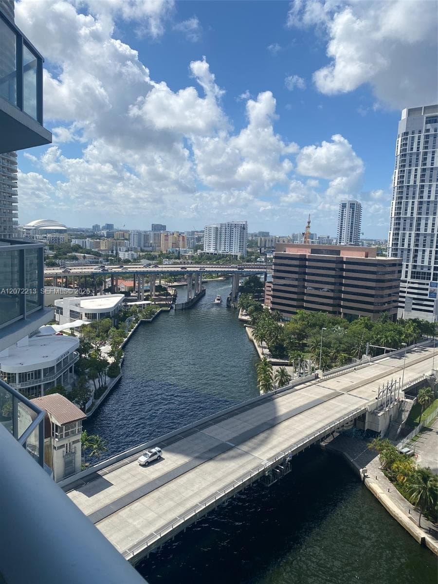 185 SW 7th St # 1607, Miami, FL 33130 photo 8