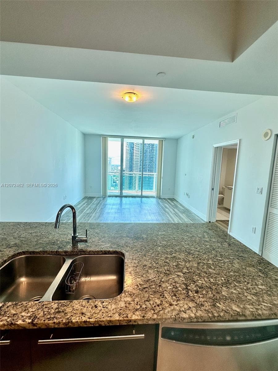 951 Brickell Ave # 3403, Miami, FL 33131 photo 13