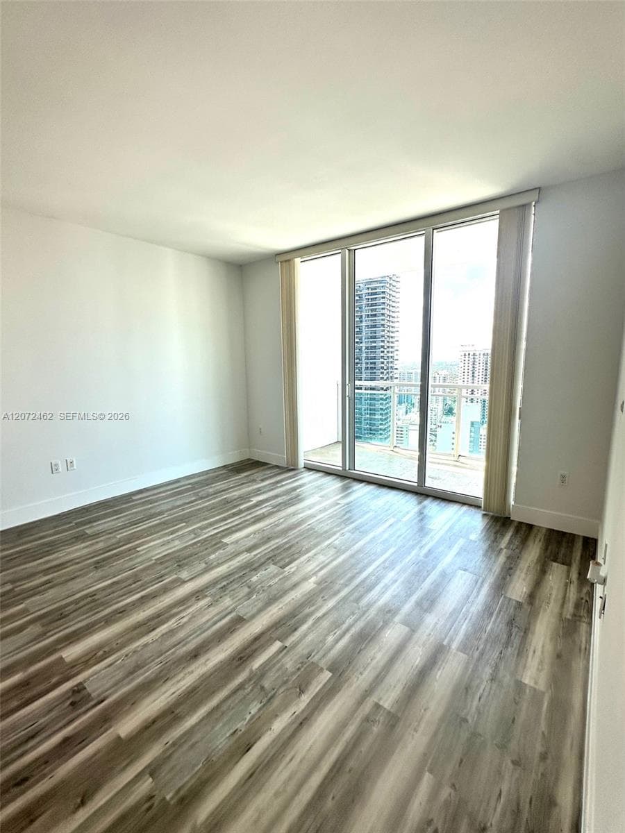 951 Brickell Ave # 3403, Miami, FL 33131 photo 11