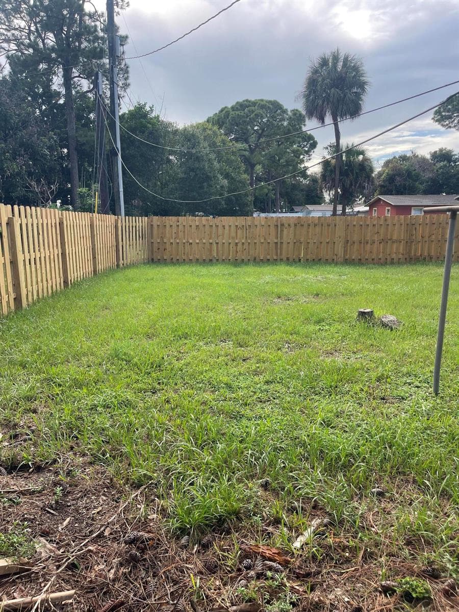 805 N 27TH Street, Fort Pierce, FL 34947 photo 3
