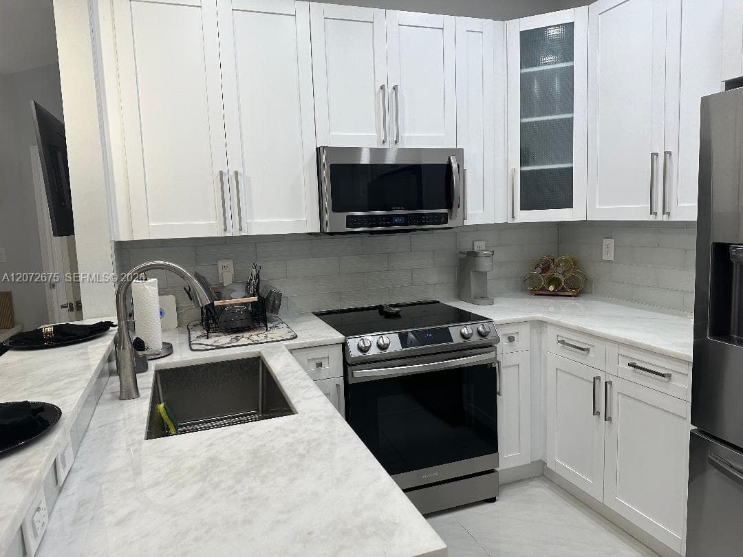 7690 S Southwood Cir, Davie, FL 33328 photo 7