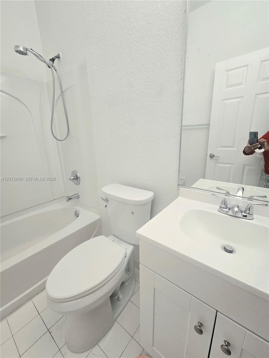 6900 NW 179th St # 204-1, Hialeah, FL 33015 photo 5